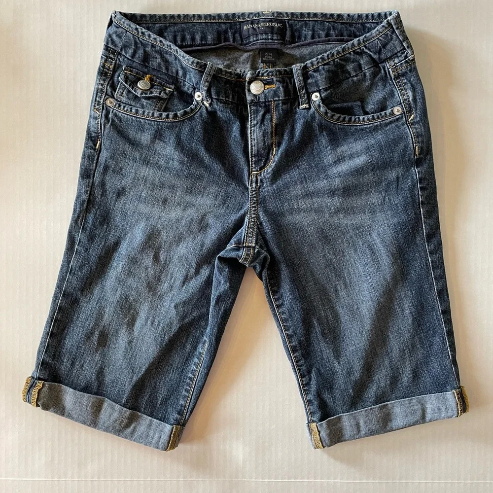 Banana Republic cuffed bermuda denim jean shorts size 27/4